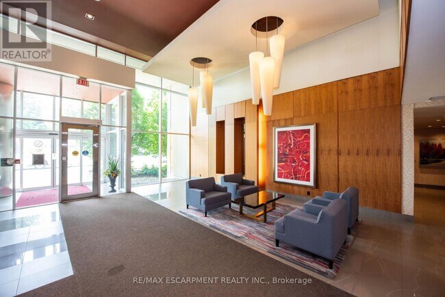 Photo du bâtiment - 1055 Southdown Rd