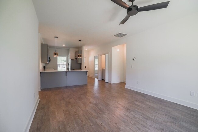 Brand New 3 Bed/3 Bath Duplex! - Brand New 3 Bed/3 Bath Duplex! Apartment