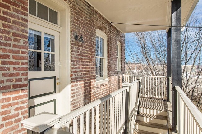 Photo - 1124 Hull St Apartment