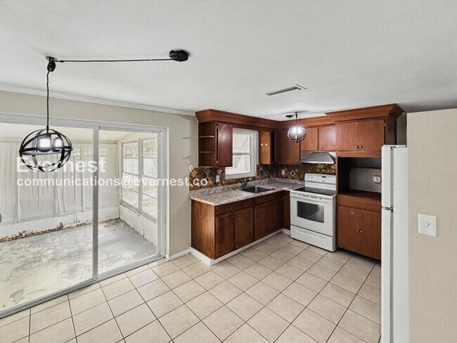 Building Photo - 3-Bed/1-Bath Home/ Pet Friendly/Available Soon!
