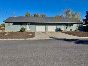 Building Photo - 1711-1715 SW Metolius Ave
