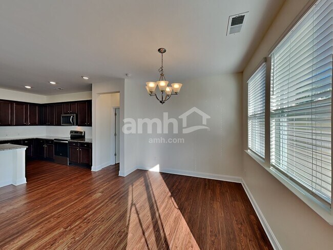 Foto del edificio - 174 Twin River Dr