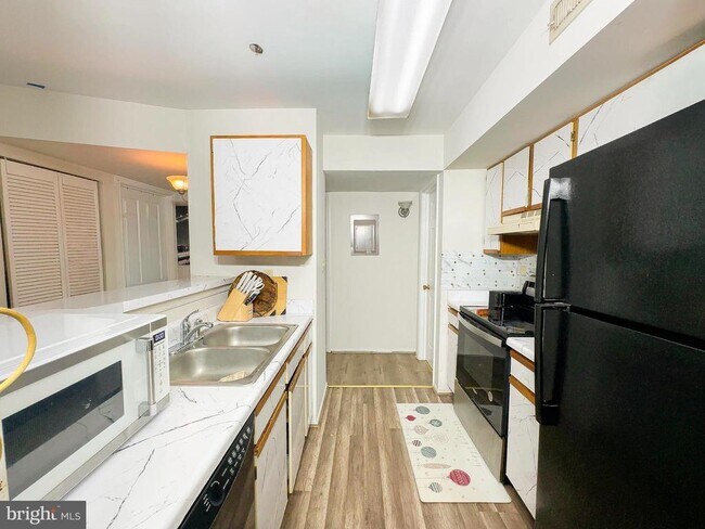 Foto del edificio - 13560 Lord Sterling Pl