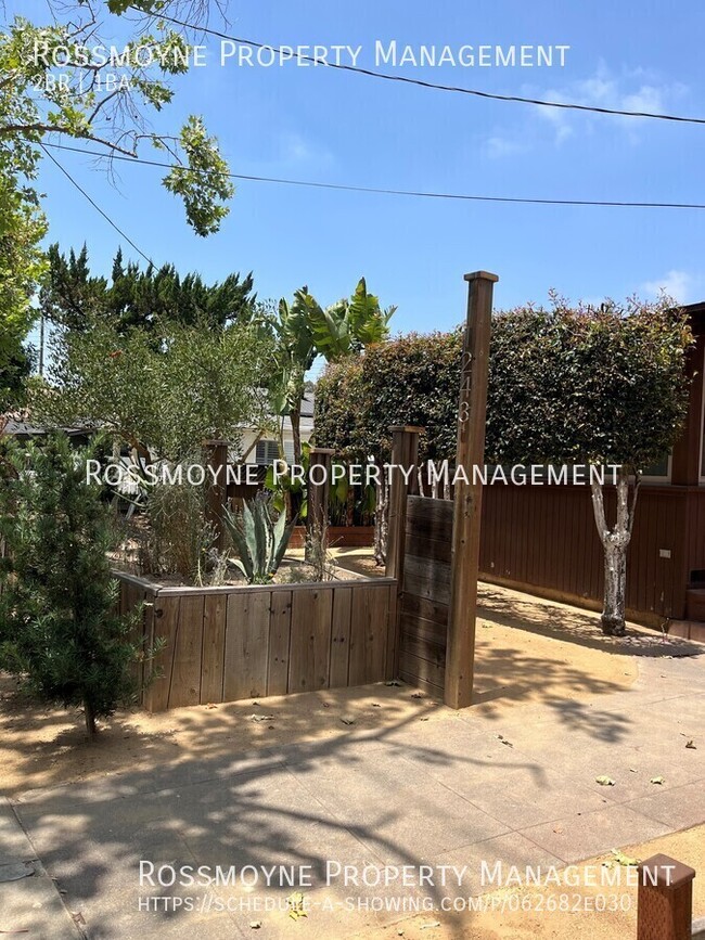 Building Photo - 1243 Yosemite Dr