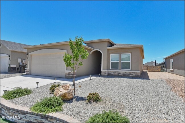 Building Photo - 13848 Sky Harbor Ave