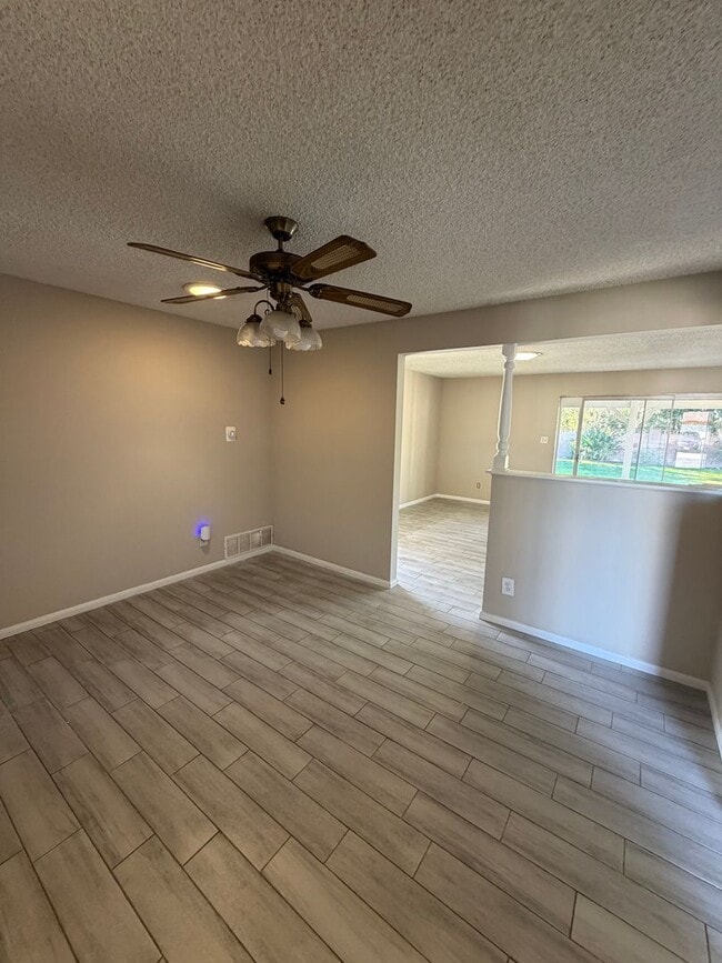 Building Photo - Single Story 4 bed, 2 bath home with RV Access