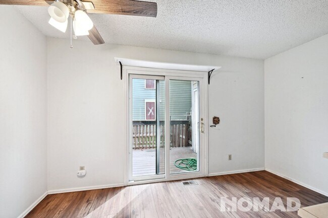 Foto del edificio - 2 Bedroom Townhome in Denver
