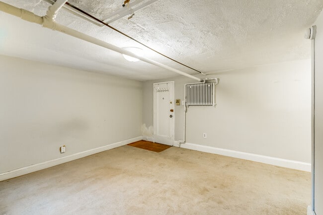 Photo - 1832 Biltmore St NW Apartment