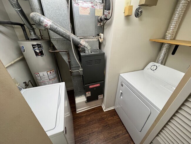 Foto del edificio - Newtown Grant 2 bedroom condo available Jul 1