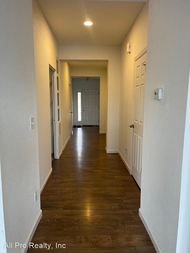 Foto del edificio - 3 br, 2 bath House - 21 Homestead Way