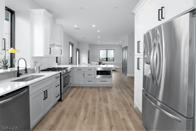 Building Photo - 22 Delawanna Ave