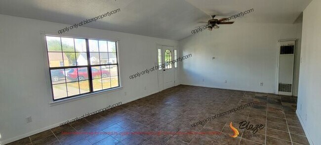Foto del edificio - Martin Rd 2 Bedroom 1 Bath