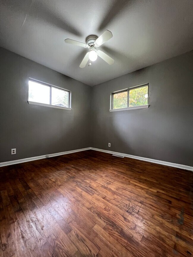 Foto del edificio - Available Now 2 bedroom 1 bathroom in South East Springfield