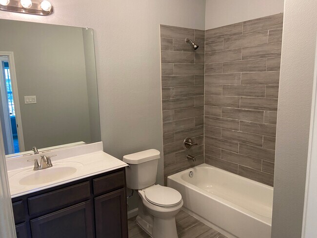 Building Photo - 5105 Southwind St
