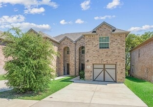 Building Photo - 268 Castleridge Dr