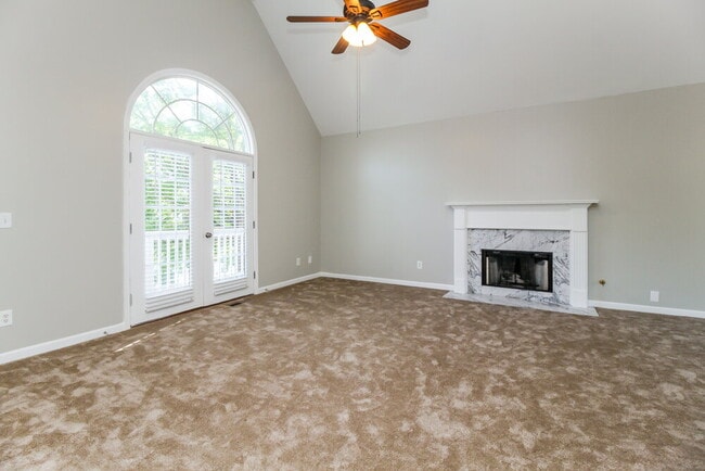 Building Photo - 5981 Tate Dr