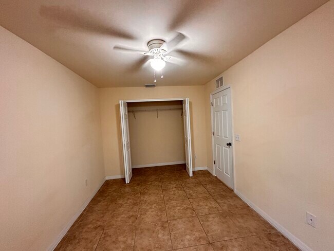 Foto del edificio - 728 SE 4th Terrace