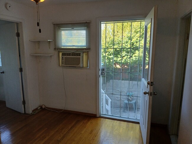 Private entrance - 7848 Normal Ave