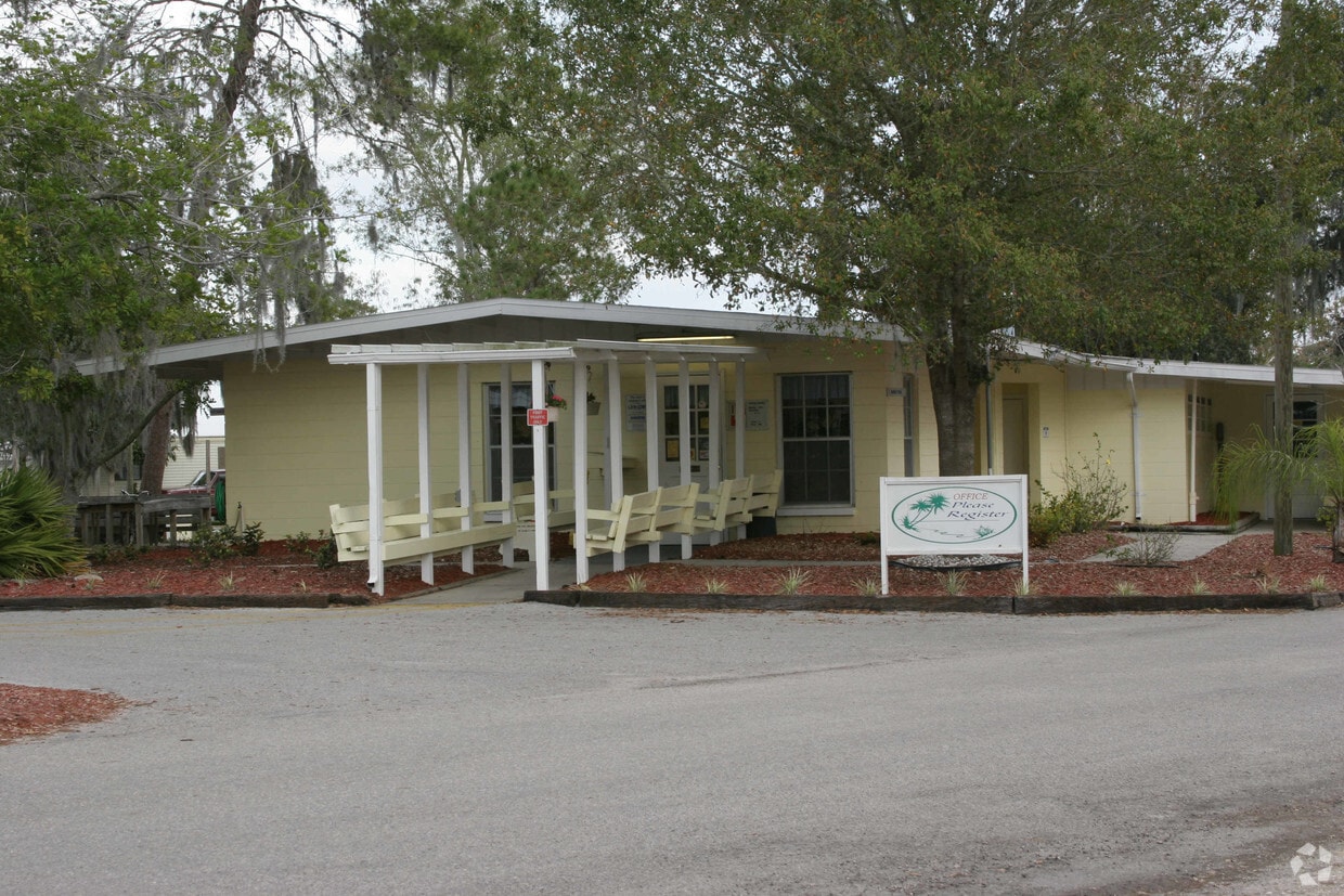 River Vista RV Village Apartments in Ruskin, FL