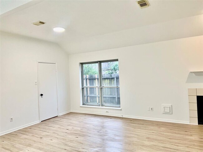 Building Photo - 8906 Mattison Dr
