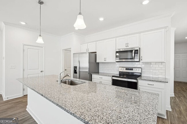 Foto del edificio - 4073 Hillmont Ln