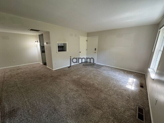 Foto del edificio - 7025 Carriage Hill Dr