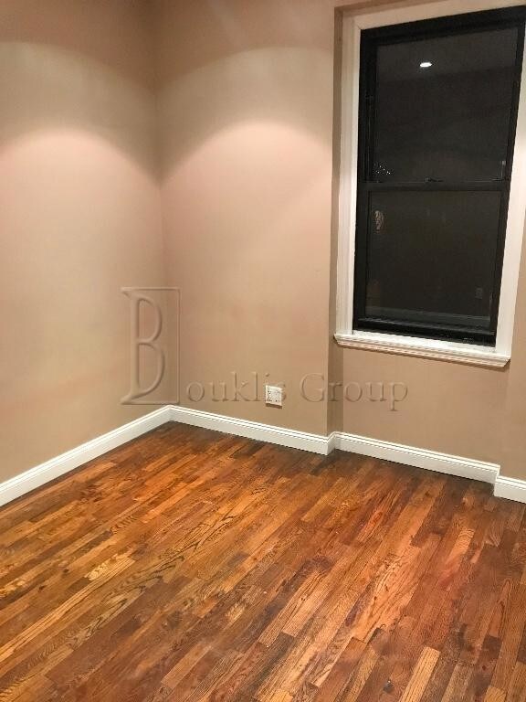 Foto del edificio - 2167 33rd St