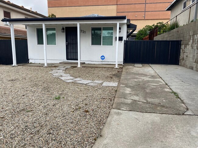 Building Photo - 721 Harding Ave