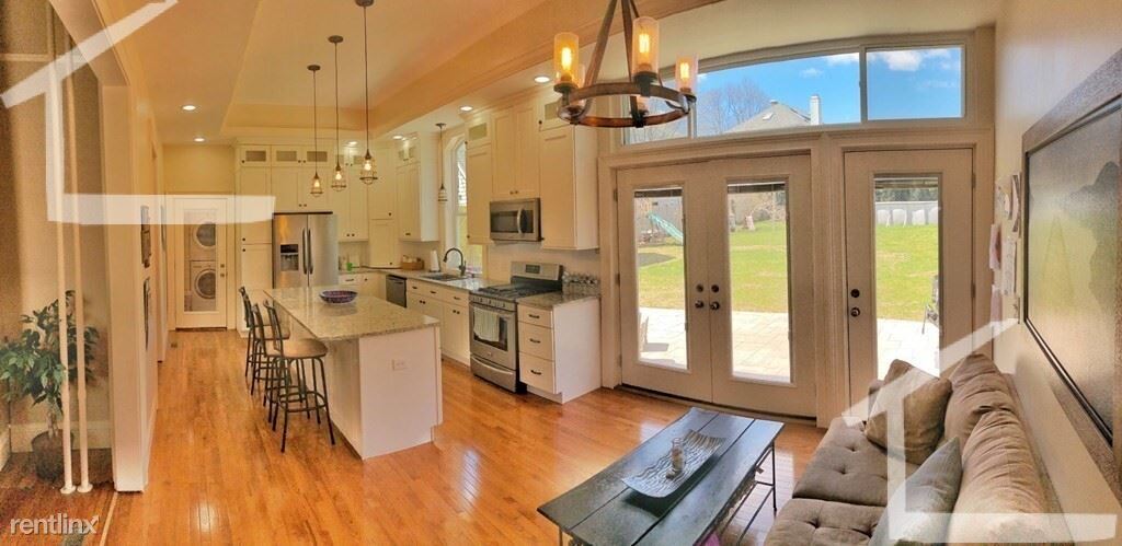 Foto principal - 4 br, 3 bath House - 56 S Central Ave 1