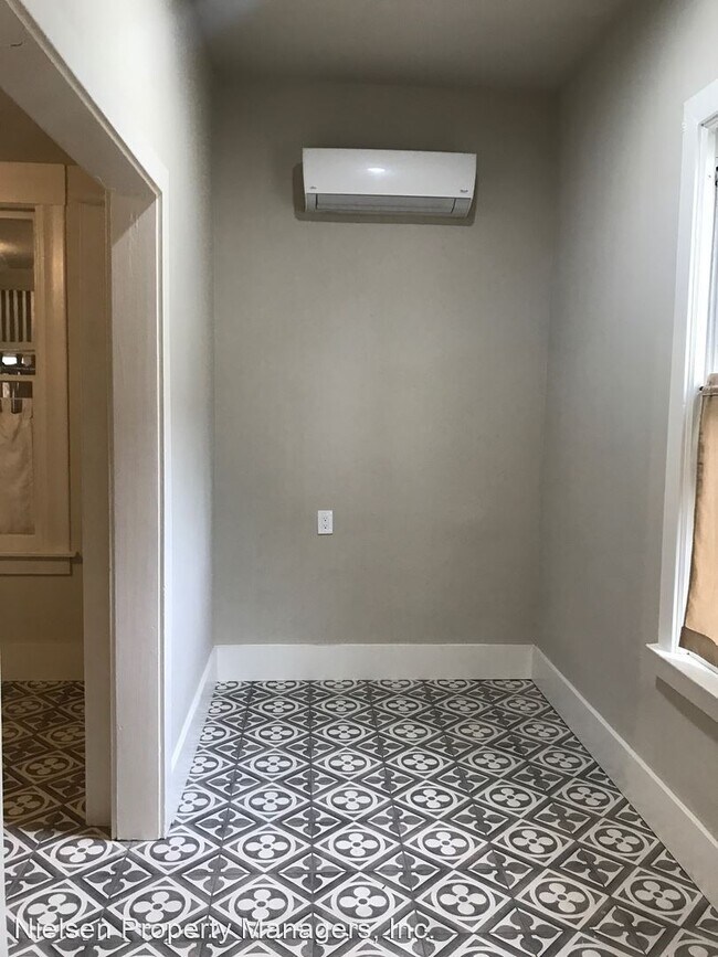 Building Photo - 2 br, 1 bath Apartment - 1316 19th Street