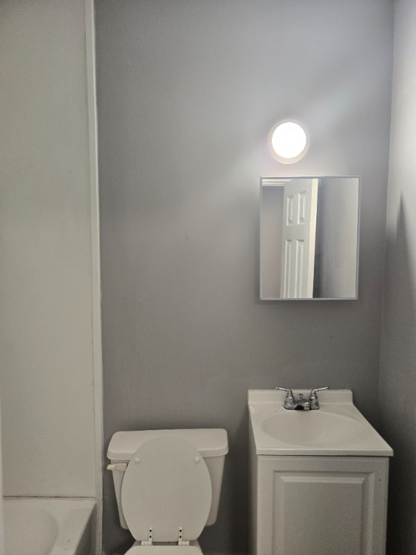 Building Photo - 2123 Highland Ave