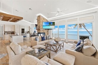 Building Photo - 40 32nd Ave S