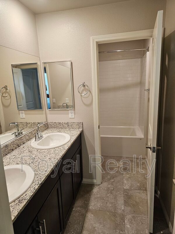 Foto del edificio - 1171 Twincrest Ave