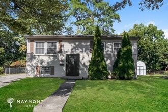Building Photo - 1031 Stratford Pl