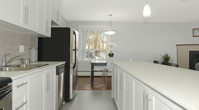 Building Photo - Rosedale