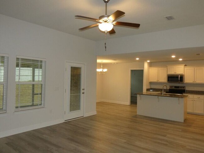 Foto del edificio - 5643 Lafayette Ct