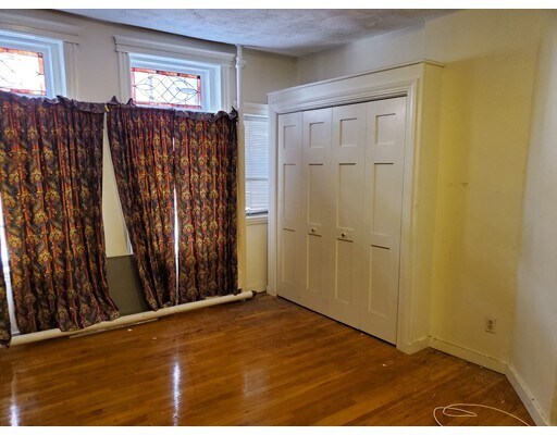 Foto del edificio - 27 Temple St