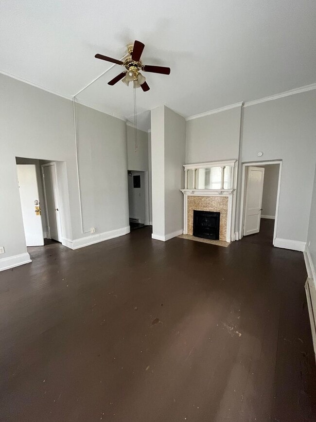 Building Photo - 911 N 9th St Rd