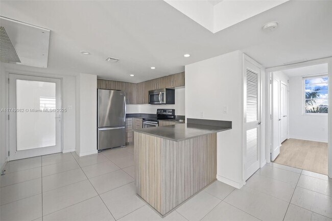 Foto del edificio - 910 West Ave