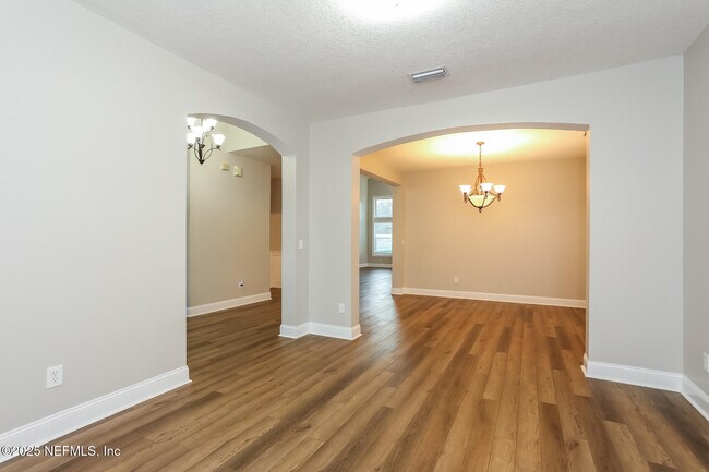 Foto del edificio - 3675 Blue Wing Ct
