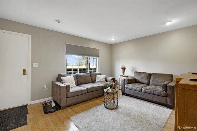 Building Photo - 2050 Wickham St