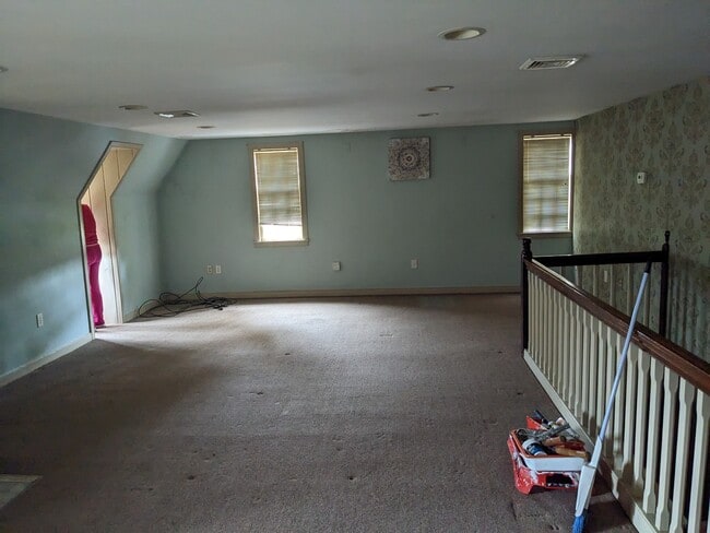 Building Photo - 17 Turntable Jct