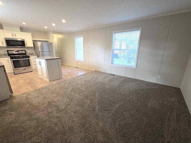 Building Photo - 3653 Pinoak St