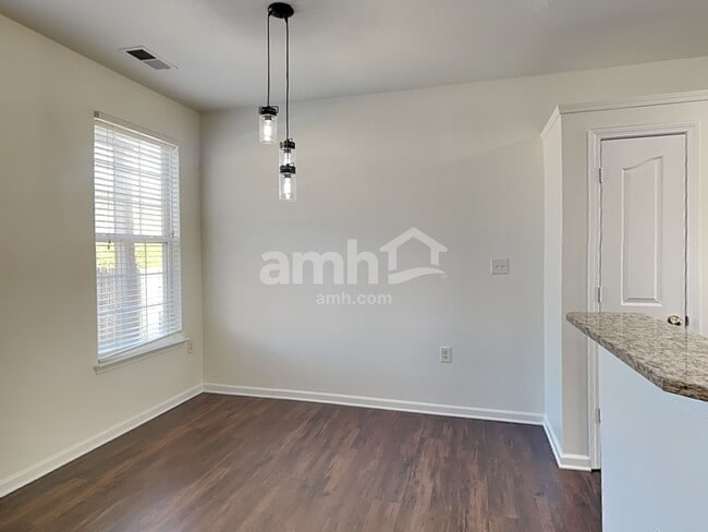 Building Photo - 133 Milroy Ln