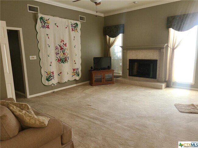 Building Photo - 504 Independence Dr