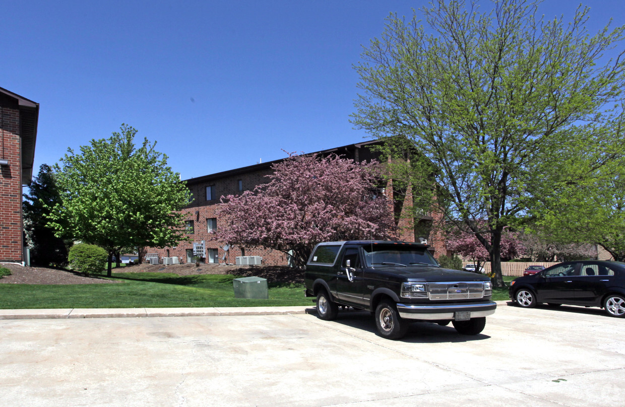 Building Photo - Centennial Village