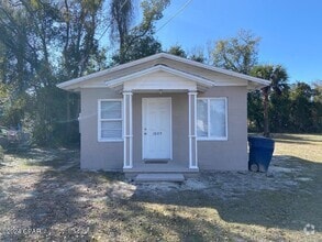 Building Photo - 1615 Flower Ave