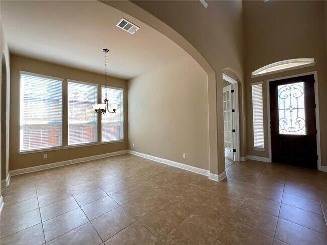 Building Photo - 410 Cheyenne Ln