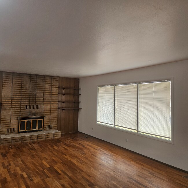 Building Photo - 704 Euclid St