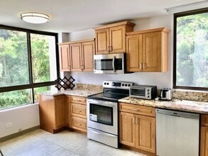 Building Photo - 6770 Hawaii Kai Dr